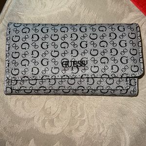 GUESS wallet